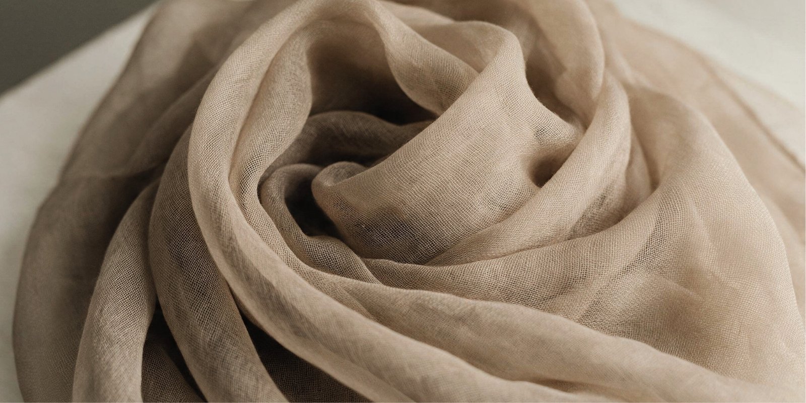 Organza Hijab Guide: Crisp, Sheer, Occasion-Only
